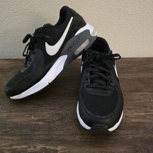 Nike Women's Black and White Air Sneakers Size 10M